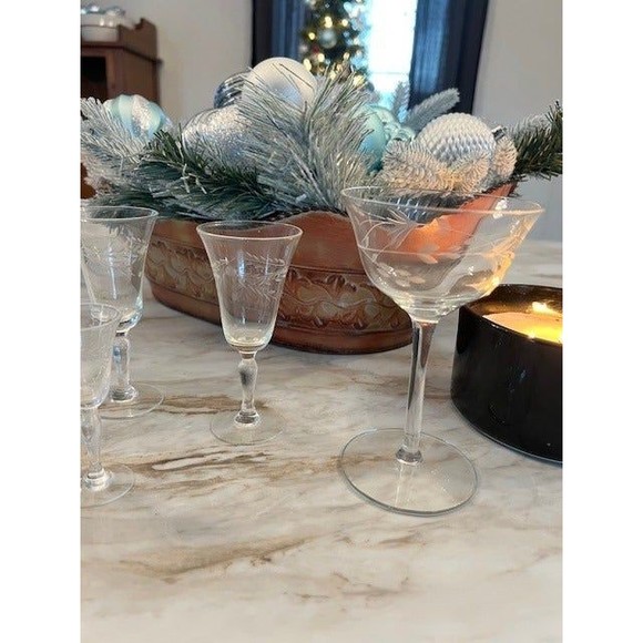 Vintage Heirloom Hand Etched Drinkware - Picture 7 of 12